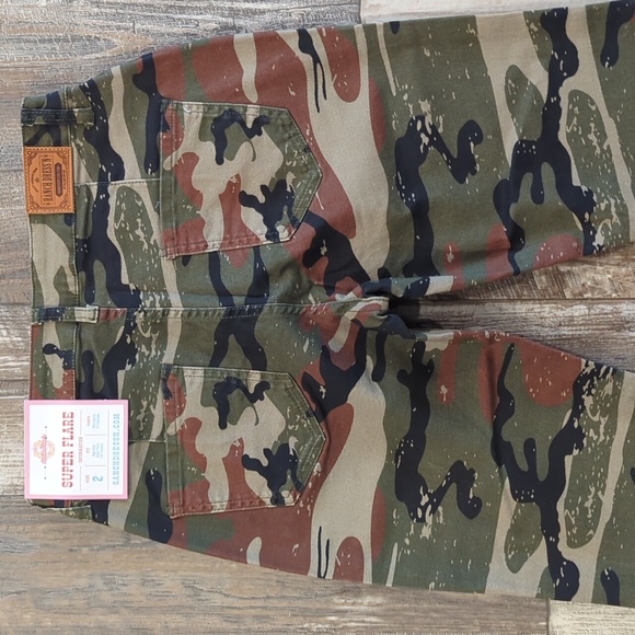 RANCH DRESS'N Fallon Taylor "Land of the Free" camo & flag super flare jeans sz2 - Picture 10 of 13